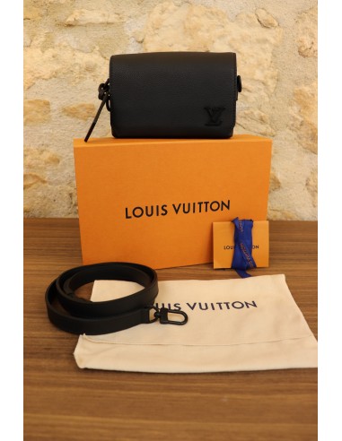 Louis Vuitton Fastline Bag à prix réduit toute l'année